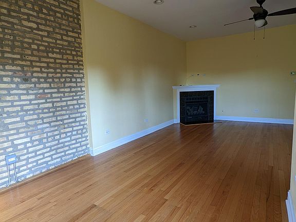 2nd image of 3-1621 Weste North Shore Ave #3