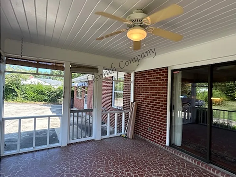 2 Woodfern Cir — Photo 9