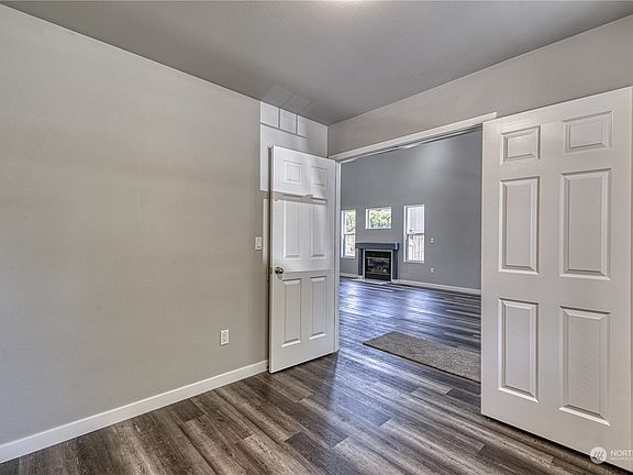 5th image of 2523 170th Street E