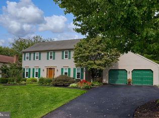 24 Countryside Ln, Lititz, PA 17543