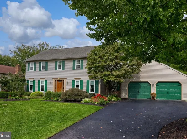 24 Countryside Ln, Lititz, PA 17543