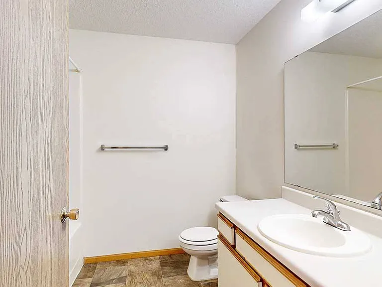 Highland View Apartments — Photo 66