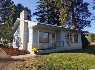 306 Nicka Rd, Grandview, WA 98930