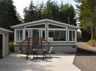 31 E Jobes Ct, Belfair, WA 98528