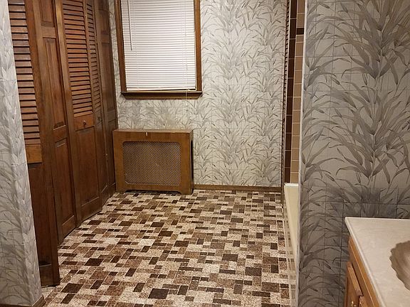 3rd image of 8034 90th Road # Fl 2
