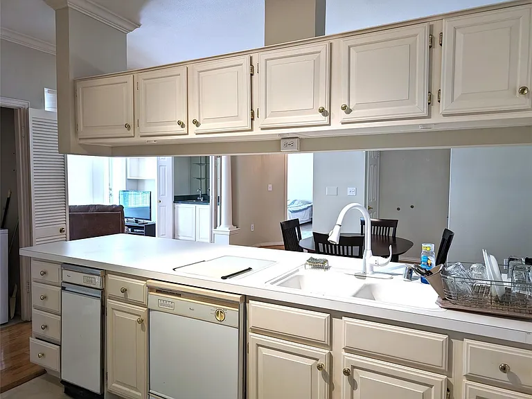 2111 Welch St #B208 — Photo 12