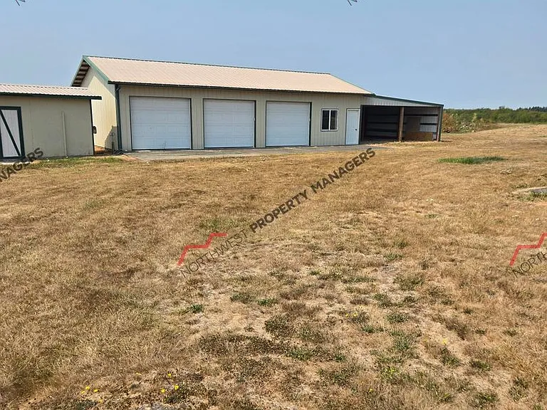 389 Spencer Rd — Photo 4