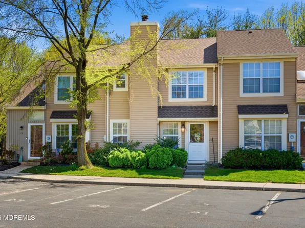 26 Alameda Court, Eatontown, NJ 07724