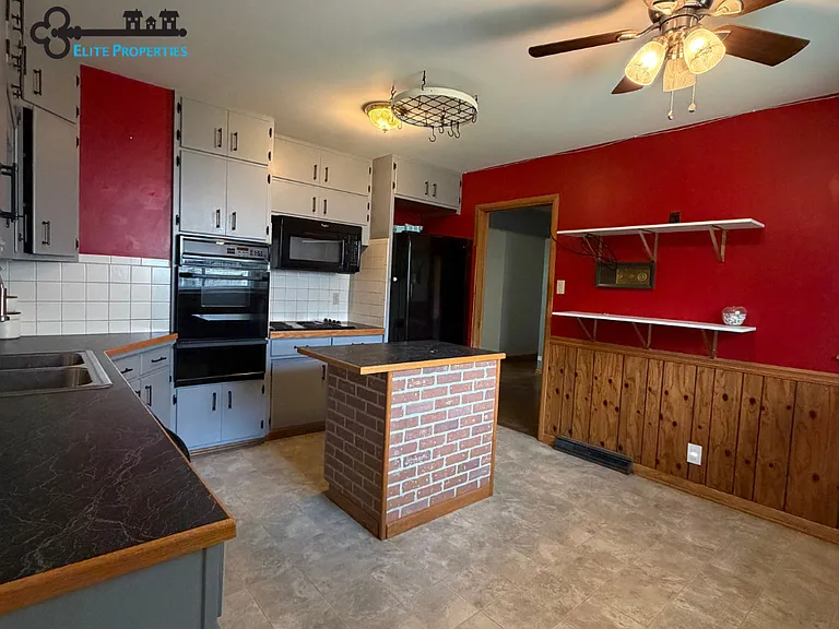 310 W Wishart St — Photo 5