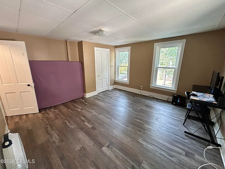 1225 Memorial Ave — Photo 10