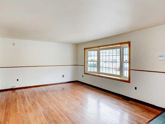4th image of 87 Nautilus St
