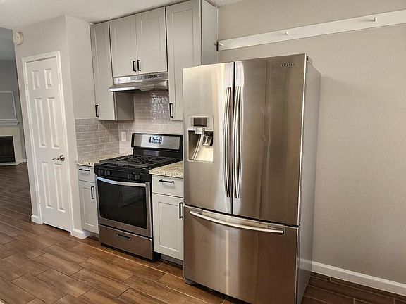 3rd image of 8307 Holmwood Dr