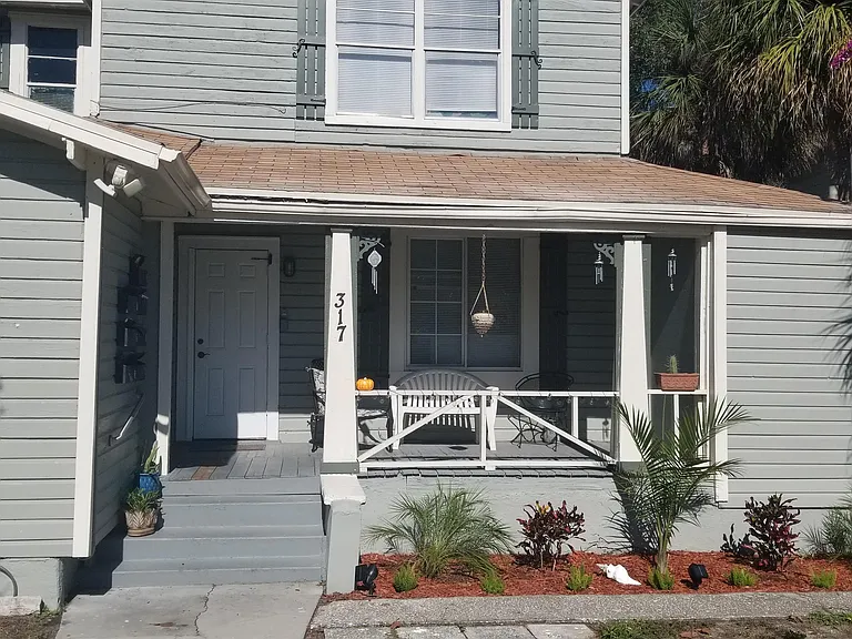 317 E Tarpon Ave — Photo 1