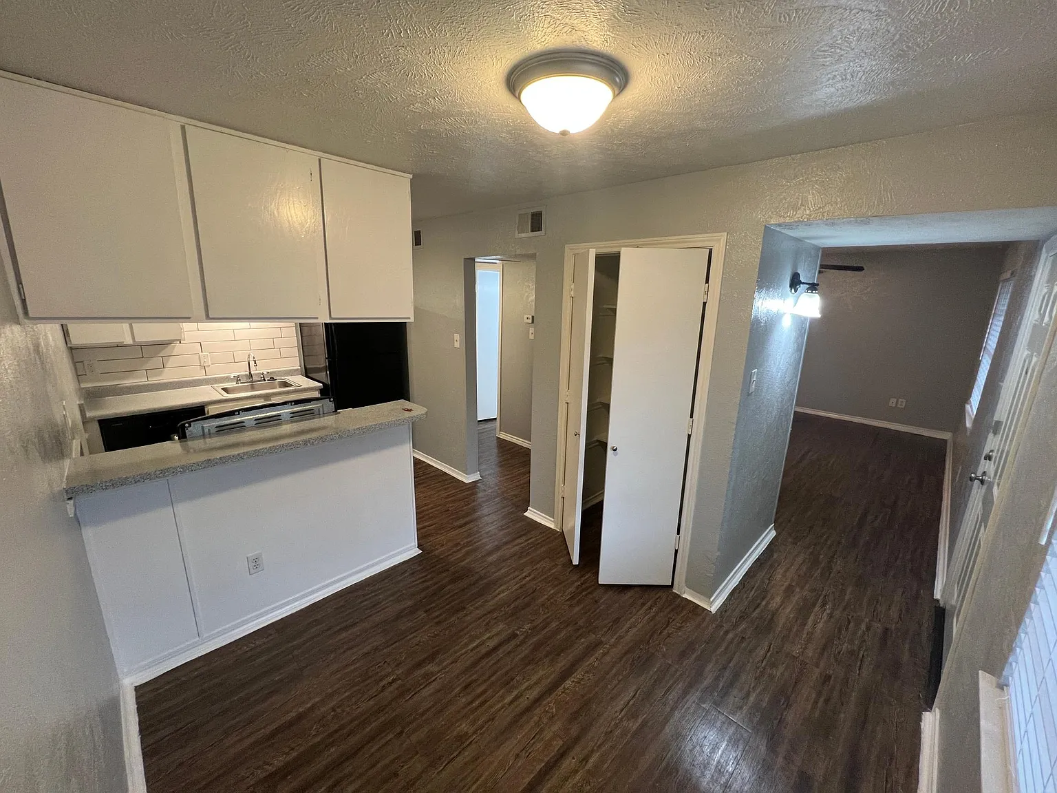 Hampton Gardens Apartment — Photo 4