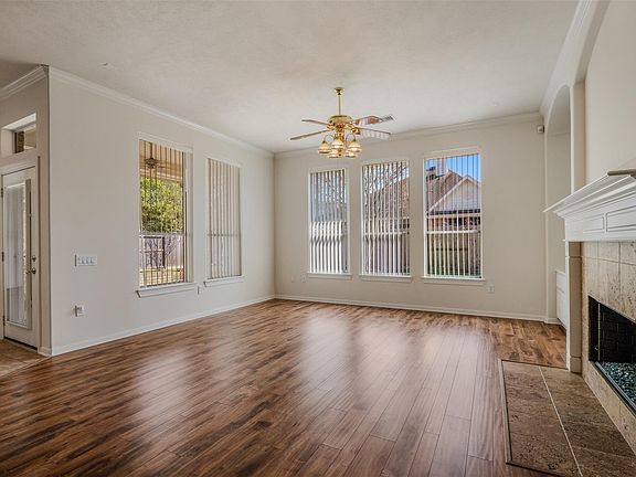 5th image of 34 Sovereign Way