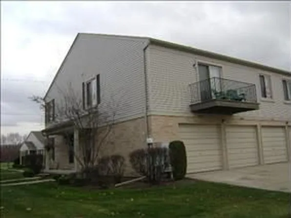 44594 Connecticut Ct, Clinton Township, MI 48038