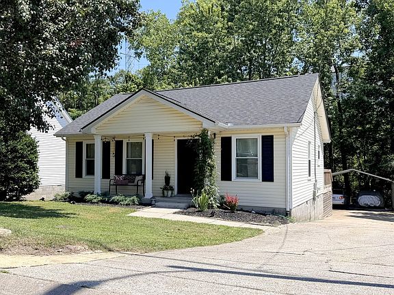 3rd image of 2525 Slaydon Dr