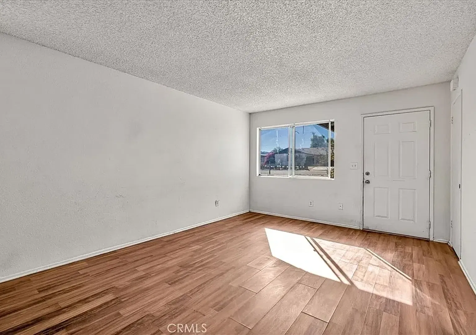 2 bdr , 1 bath, fenced back yard. — Photo 3