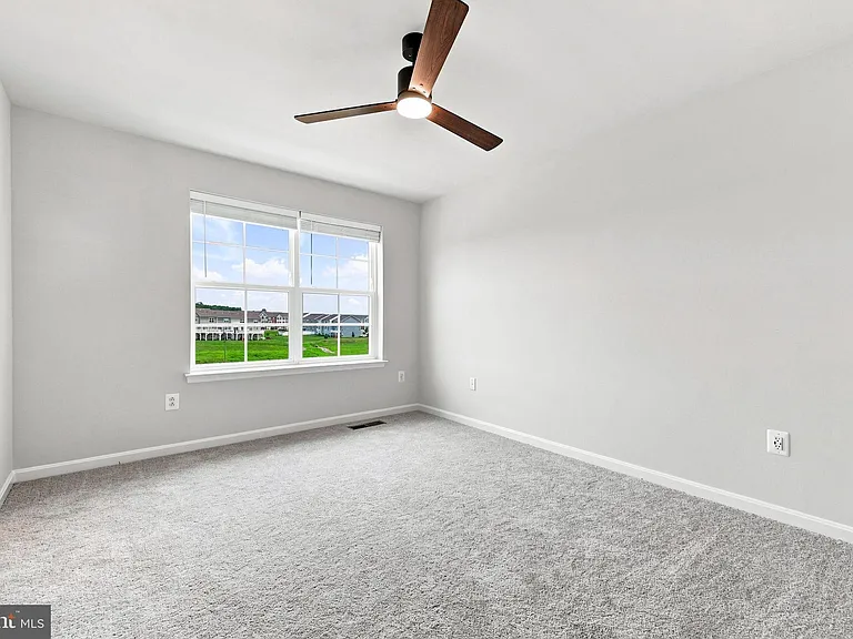 417 Seeback Dr — Photo 46