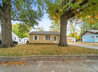 3923 52nd St, Des Moines, IA 50310