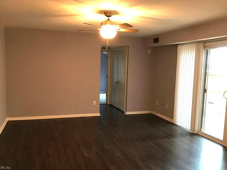 1036 Lands End Way — Photo 7