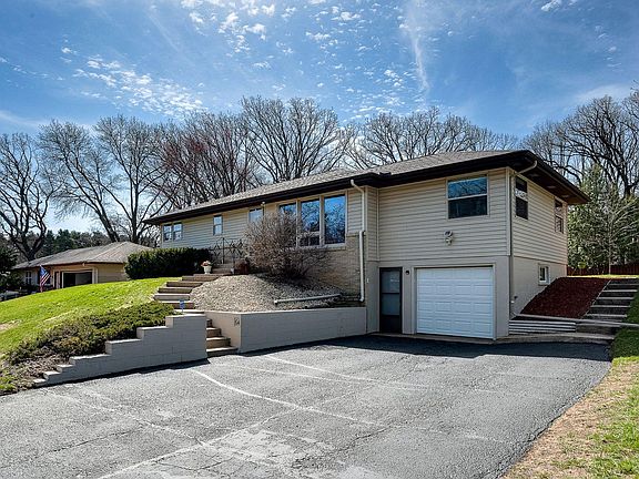 2nd image of 64 Southwood Dr