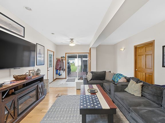 5th image of 211 N Maple St