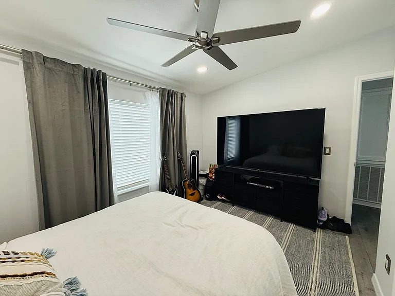 4851 W Gandy Blvd #5 — Photo 21
