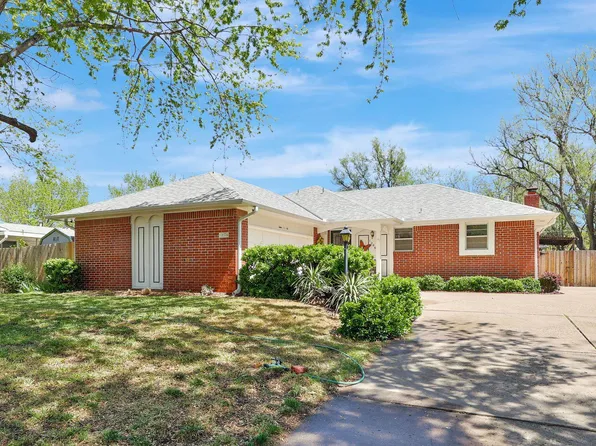 1206 S Paige St, Wichita, KS 67207