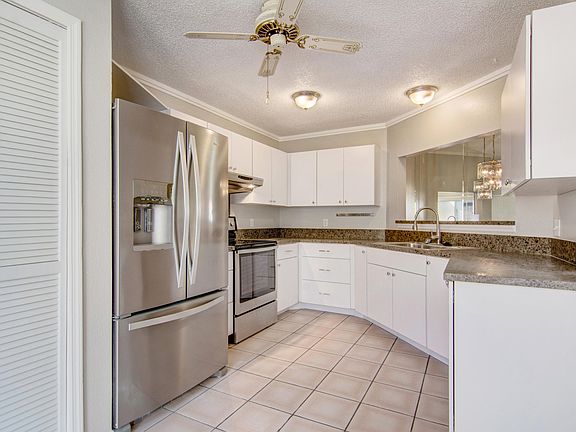 4th image of 744 Pine Island Dr