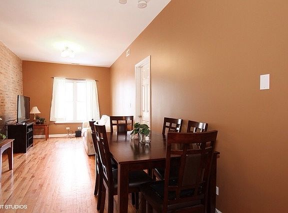 3rd image of 6102 S Woodlawn Ave #2