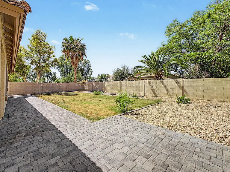 3296 E Warbler Rd — Photo 28