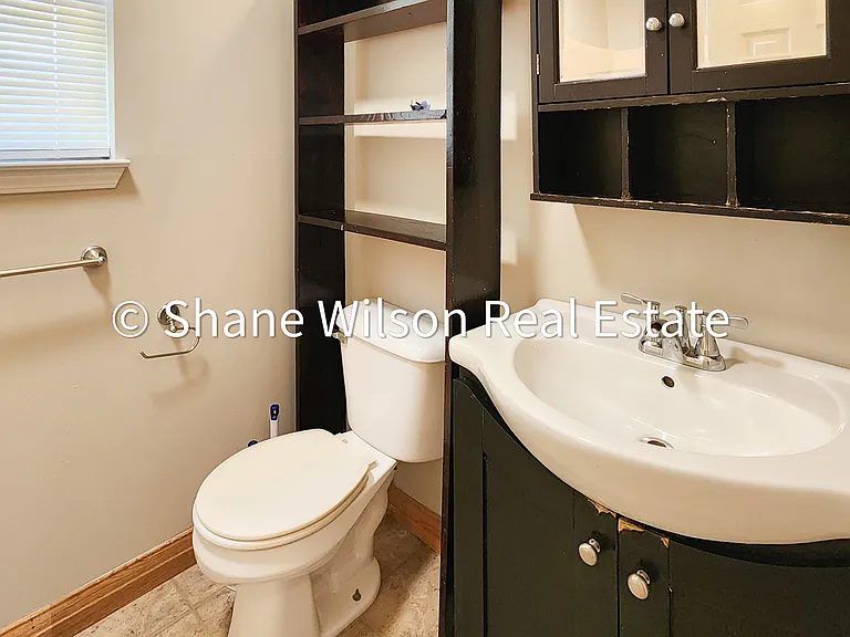 162 Shawn Ln — Photo 10