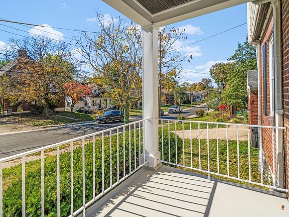 3rd image of 2840 Lawndale Ave