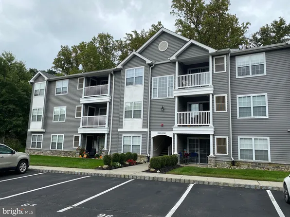 135 Natalie Rd, Delran, NJ 08075