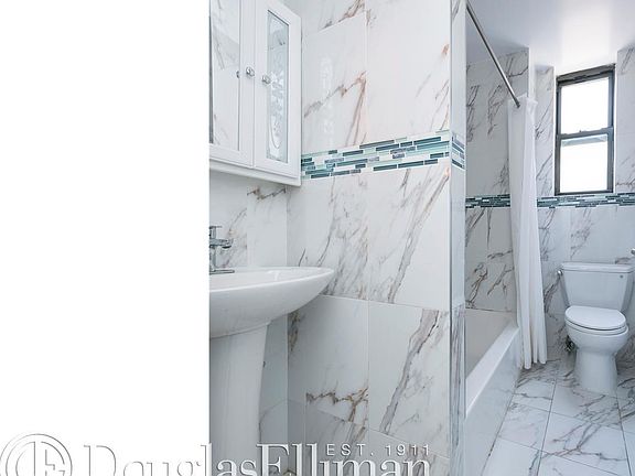 4th image of 19 W 55th St #2