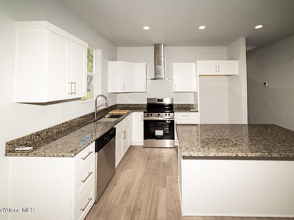 5th image of 261 F St
