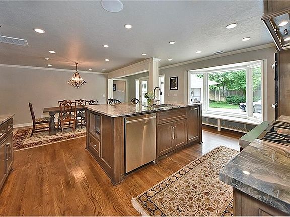 5th image of 1801 Dorchester Pl