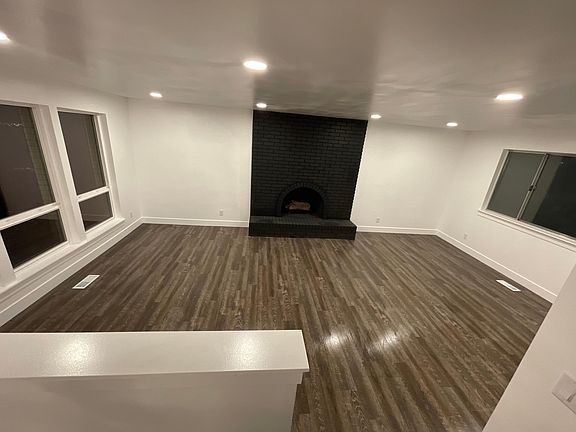 5th image of 582 E Ramona Ave