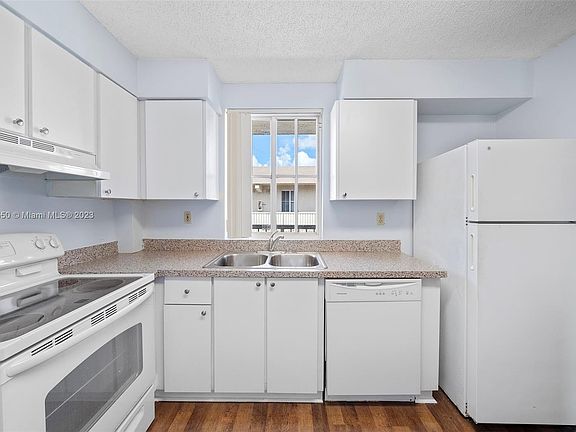 3rd image of 6195 NW 186th St APT 402