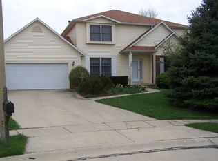 105 Windward Ct, Bloomington, IL