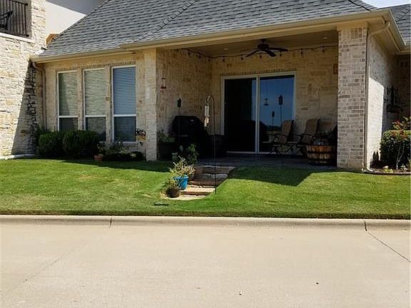 5th image of 2305 Vineyard Dr