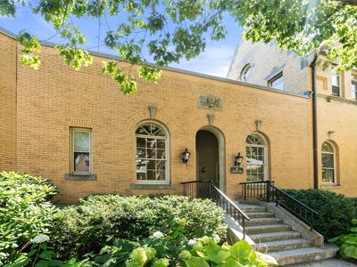 60 Glen Rd APT 206, Brookline, MA, 02445