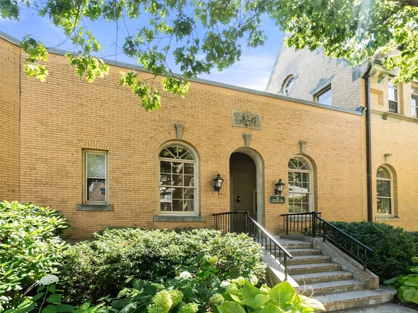 60 Glen Rd APT 206, Brookline, MA 02445