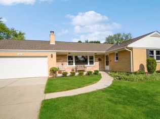 617 S School St, Mount Prospect, IL