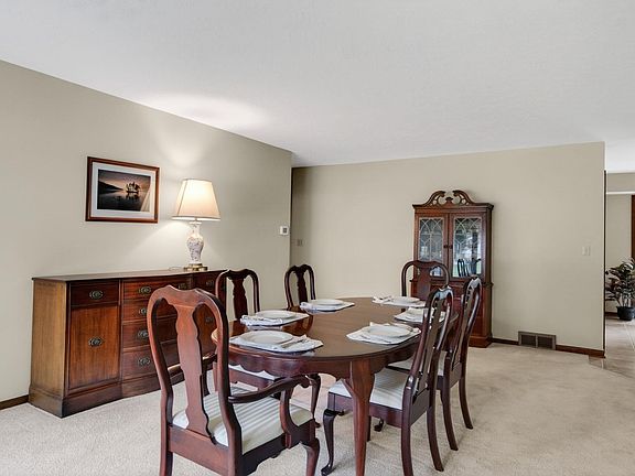 5th image of 3519 Alpine Ave