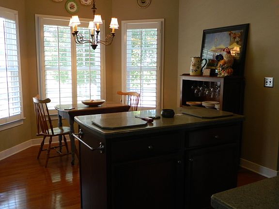 3rd image of 221 Shaindel Dr