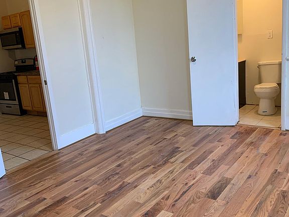 5th image of 164 N Day St APT 1