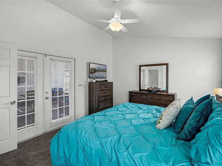 8065 Indian Creek Blvd — Photo 5
