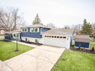 840 W Manor Ct, Glenwood, IL 60425